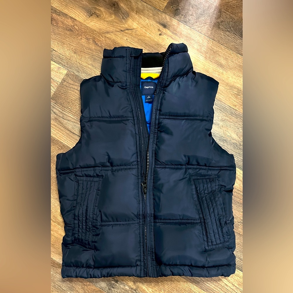 Gap kids vest size 6/7